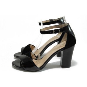 Черни дамски сандали, лачена еко кожа - всекидневни обувки за лятото N 10008414