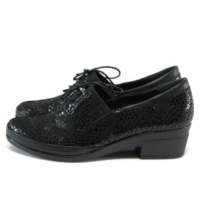 Черни анатомични дамски обувки със среден ток, лачена естествена кожа - всекидневни обувки за есента и зимата N 10009267