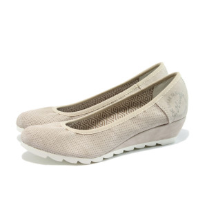 Бежови дамски обувки с мемори пяна, на платформа, здрава еко-кожа - всекидневни обувки за пролетта и есента N 10007858