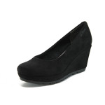 Черни дамски обувки с мемори пяна на платформа, качествен еко-велур - всекидневни обувки за пролетта и есента N 10007894