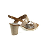 Бежови дамски сандали, лачена еко кожа - елегантни обувки за лятото N 10008025