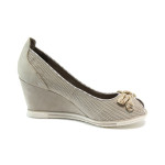 Бежови дамски обувки с платформа, качествен еко-велур - всекидневни обувки за пролетта и лятото N 10008268