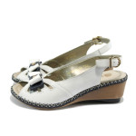 Бели дамски сандали, естествена кожа - всекидневни обувки за лятото N 10008376