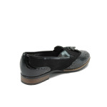 Бежови дамски обувки с равна подметка, велурена еко-кожа и лачена еко-кожа - всекидневни обувки за пролетта и есента N 10008955