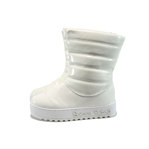 Бели дамски боти, лачена еко кожа - всекидневни обувки за есента и зимата N 10009806