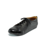 Черни дамски обувки с равна подметка, естествена кожа и лачена естествена кожа  - всекидневни обувки за пролетта и лятото N 10009932