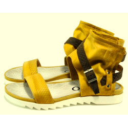 Жълти обувки