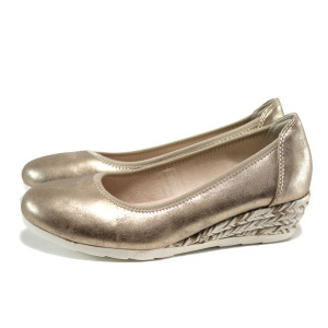 Бежови дамски обувки с платформа, здрава еко-кожа - всекидневни обувки за пролетта и лятото N 10009842