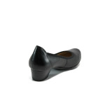 Черни дамски обувки със среден ток, естествена кожа - всекидневни обувки за целогодишно ползване N 10009924