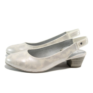 Бели дамски обувки със среден ток, лачена еко кожа - всекидневни обувки за лятото N 100010491