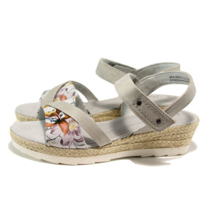 Сиви дамски сандали, лачена еко кожа - всекидневни обувки за лятото N 100010489