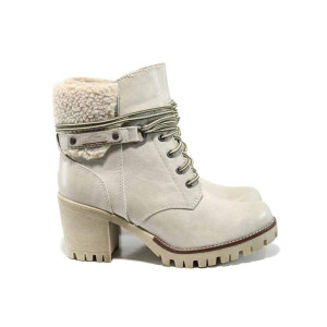 Бежови дамски боти, здрава еко-кожа - всекидневни обувки за есента и зимата N 100011556