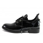 Черни дамски обувки с равна подметка, лачена естествена кожа - ежедневни обувки за пролетта и есента N 100013223