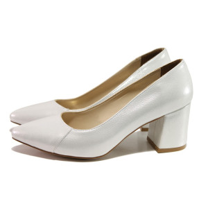 Сребристи дамски обувки със среден ток, здрава еко-кожа - официални обувки за целогодишно ползване N 100013544