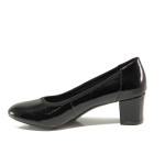Черни дамски обувки със среден ток, лачена естествена кожа - всекидневни обувки за есента и зимата N 100014310