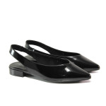 Черни дамски обувки с равна подметка, лачена еко кожа - всекидневни обувки за пролетта и лятото N 100013787