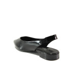 Черни дамски обувки с равна подметка, лачена еко кожа - всекидневни обувки за пролетта и лятото N 100013787
