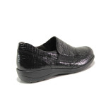 Черни дамски обувки с равна подметка, естествена кожа с крокодилска шарка - всекидневни обувки за есента и зимата N 100014410