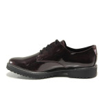Черни анатомични дамски обувки с равна подметка, лачена еко кожа - всекидневни обувки за есента и зимата N 100014405