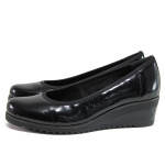 Черни дамски обувки с платформа, лачена еко кожа - всекидневни обувки за есента и зимата N 100014780