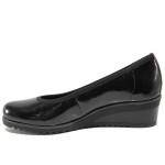 Черни дамски обувки с платформа, лачена еко кожа - всекидневни обувки за есента и зимата N 100014780