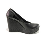 Черни дамски обувки с платформа, естествена кожа и лачена естествена кожа  - всекидневни обувки за пролетта и лятото N 100016023
