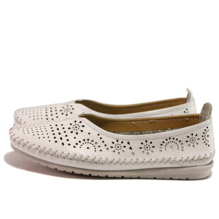 Бели дамски обувки с равна подметка, естествена кожа перфорирана - ежедневни обувки за пролетта и лятото N 100016300