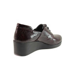 Винени дамски обувки с платформа, лачена естествена кожа - ежедневни обувки за есента и зимата N 100016945