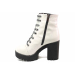 Бели дамски боти, лачена еко кожа - всекидневни обувки за есента и зимата N 100017277