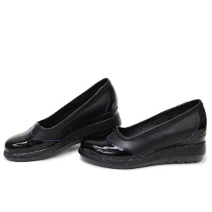 Черни дамски обувки с платформа, естествена кожа и лачена естествена кожа  - всекидневни обувки за пролетта и лятото N 100018270