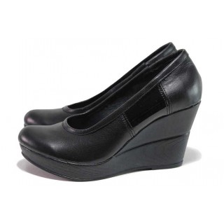 Черни дамски обувки с платформа, естествена кожа и лачена естествена кожа  - всекидневни обувки за пролетта и лятото N 100018158