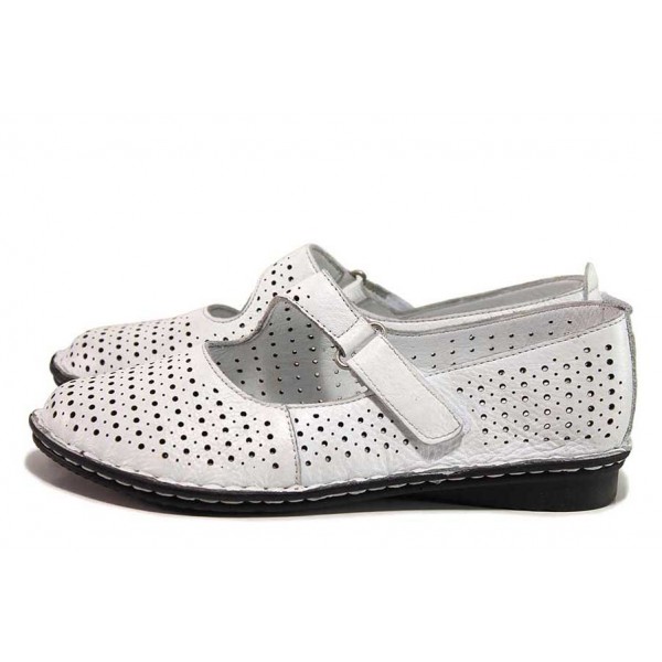 Бели дамски обувки с равна подметка, естествена кожа перфорирана - всекидневни обувки за пролетта и лятото N 100018281