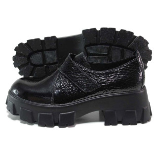 Черни дамски обувки с равна подметка, лачена естествена кожа - ежедневни обувки за есента и зимата N 100018736