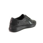 Черни дамски обувки с равна подметка, лачена естествена кожа - всекидневни обувки за есента и зимата N 100018822