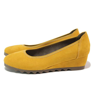 Жълти дамски обувки с платформа, качествен еко-велур - ежедневни обувки за пролетта и лятото N 100018370