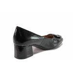 Черни дамски обувки със среден ток, лачена естествена кожа - официални обувки за целогодишно ползване N 100019039