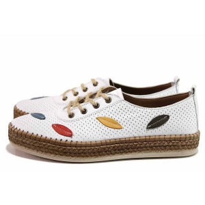 Бели дамски обувки с равна подметка, естествена кожа - всекидневни обувки за пролетта и есента N 100019817