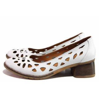 Бели дамски обувки със среден ток, естествена кожа перфорирана - ежедневни обувки за пролетта и лятото N 100019926