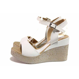 Бели дамски сандали, здрава еко-кожа - всекидневни обувки за лятото N 100020241