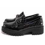 Черни дамски обувки с равна подметка, лачена естествена кожа - всекидневни обувки за пролетта и есента N 100020580