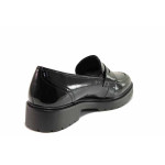 Черни анатомични дамски обувки с равна подметка, лачена еко кожа - всекидневни обувки за пролетта и есента N 100020368