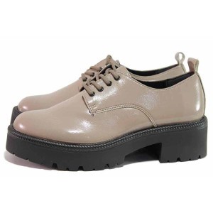 Бежови анатомични анатомични дамски обувки с равна подметка, лачена еко кожа - всекидневни обувки за пролетта и есента N 100020437