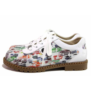 Бели дамски обувки с равна подметка, естествена кожа - ежедневни обувки за пролетта и лятото N 100021358