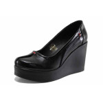 Черни дамски обувки с платформа, анатомични, лачена естествена кожа - ежедневни обувки за есента и зимата N 100022257