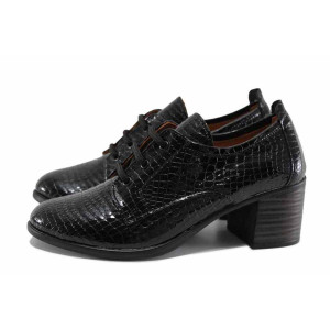 Черни дамски обувки със среден ток, лачена естествена кожа - ежедневни обувки за есента и зимата N 100022262