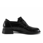 Черни дамски обувки с равна подметка, лачена естествена кожа - ежедневни обувки за есента и зимата N 100022344