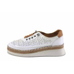 Бели дамски обувки с равна подметка, естествена кожа перфорирана - всекидневни обувки за пролетта и лятото N 100022823