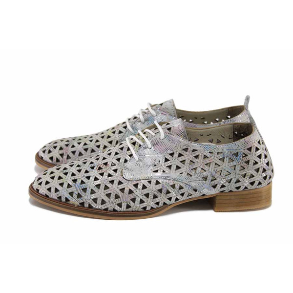 Бежови дамски обувки с равна подметка, естествена кожа перфорирана - всекидневни обувки за пролетта и лятото N 100022939