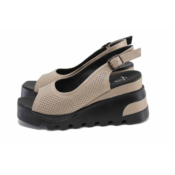 Бежови дамски сандали, естествена кожа перфорирана - всекидневни обувки за лятото N 100023385