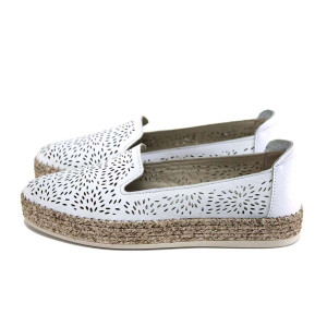 Бели дамски обувки с равна подметка, естествена кожа - всекидневни обувки за пролетта и лятото N 100024131